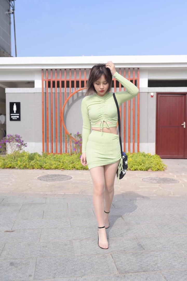 微密圈周妍希内购一丝不挂未删减写真照片-绅士乐园