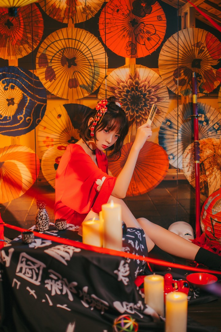东北妹纸少女coser 疯猫Ss疯了个猫 VOL.017 散-红色羽衣11999