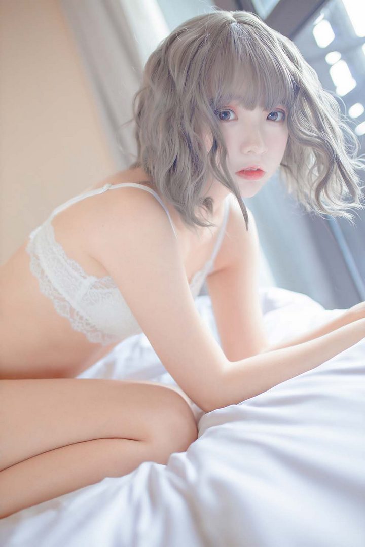 东北妹纸少女coser 疯猫Ss疯了个猫 VOL.065 思绪之内衣[27P／363MB]11845