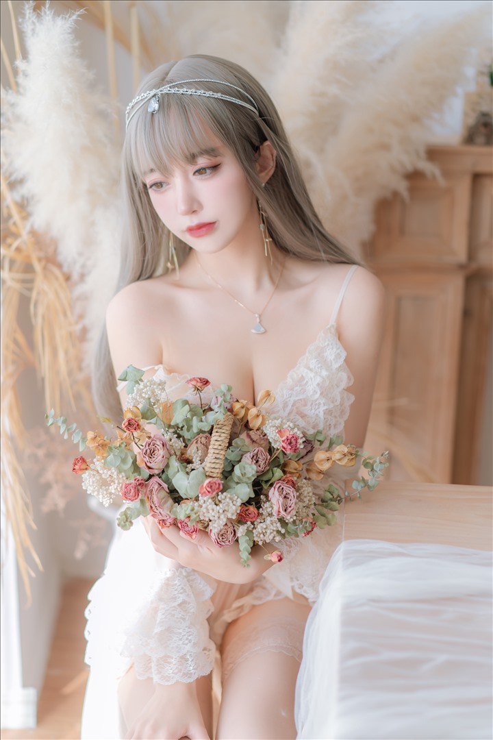人气Coser 过期米线线喵(米线线sama) VOL.098 凡尔赛公主11501