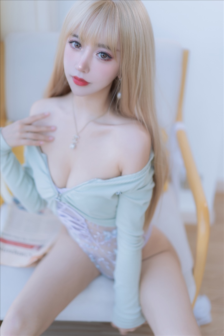 人气Coser 过期米线线喵(米线线sama) VOL.106 小娇妻[60P-399.4M]11485
