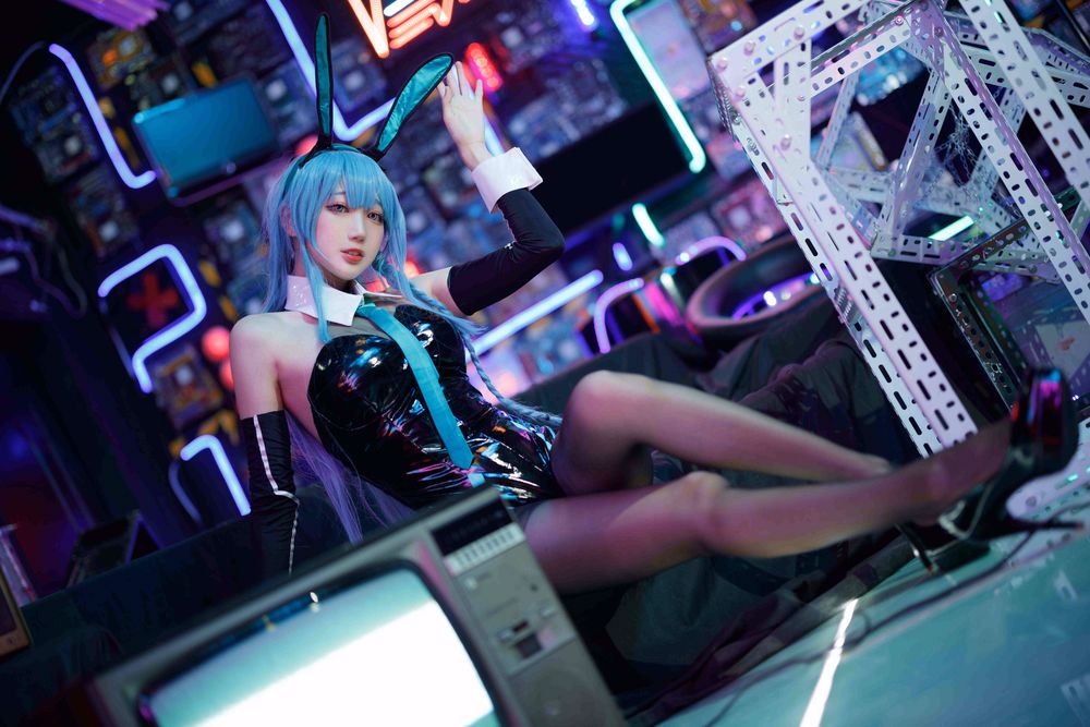 周叽是可爱兔兔-树城兔女郎9254