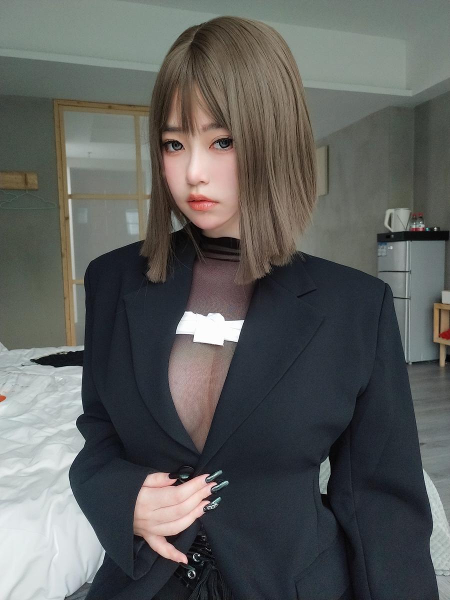 女主K-大胆的秘书30567