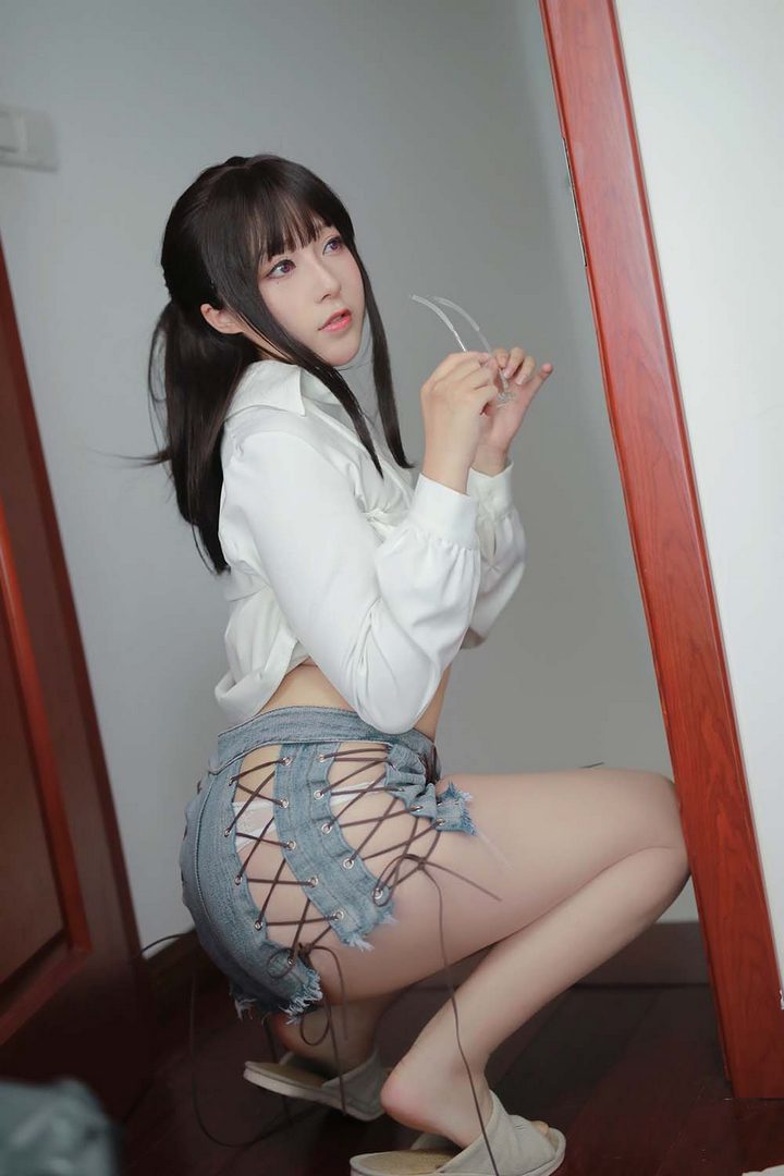星感Coser@小容仔咕咕咕 NO.006 – 创口贴OL[36P+1V／320MB]14097