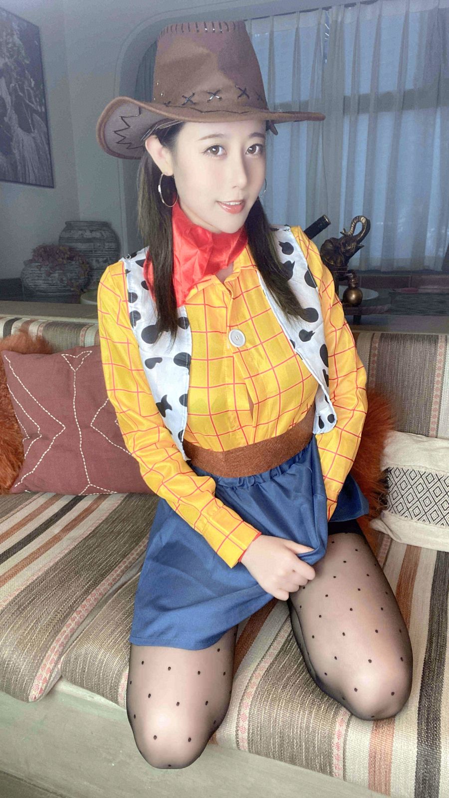 牛仔小镇女英雄，奈汐酱的《25号自拍本胡迪》唤醒草原风情-绅士乐园