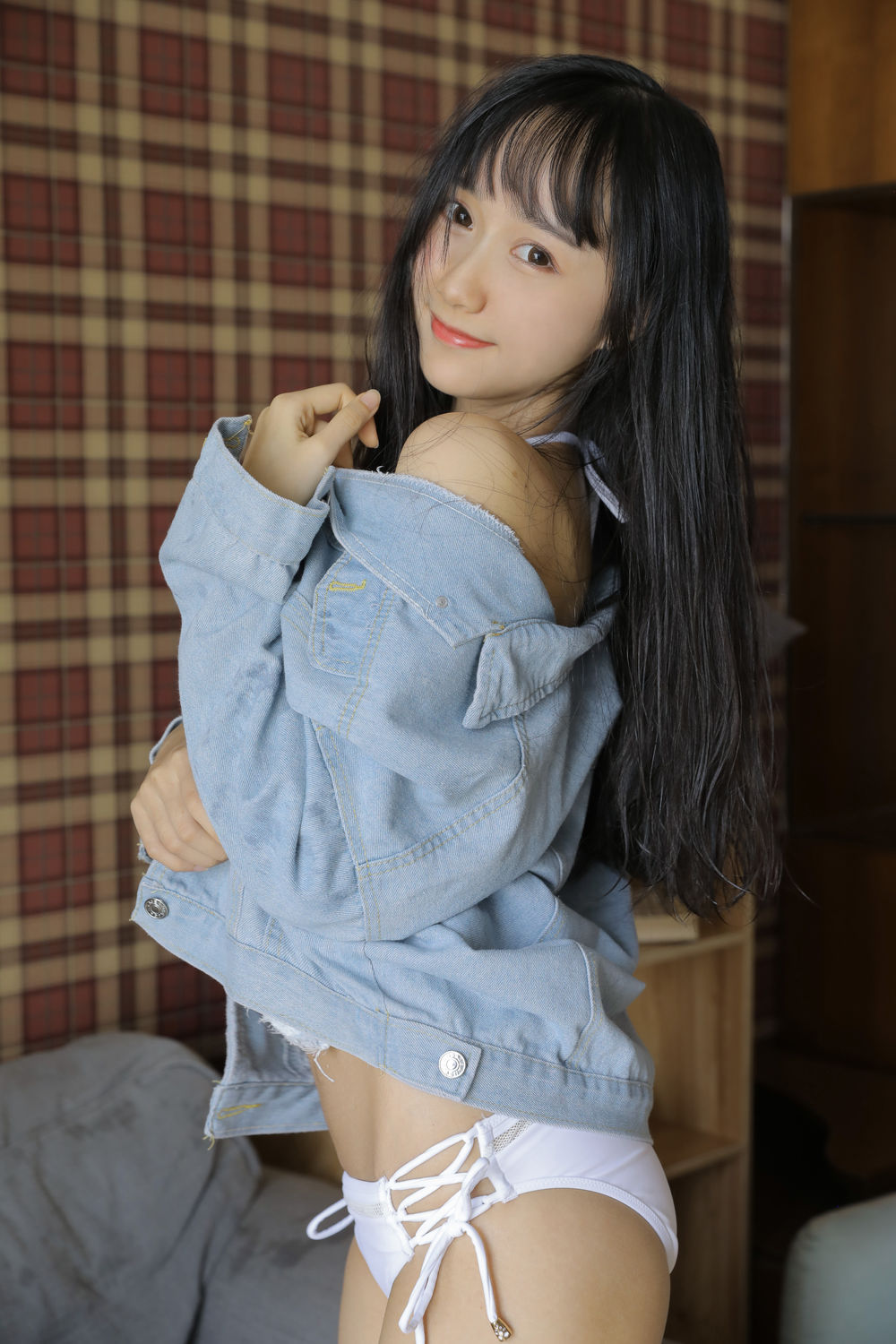 走路摇ZLY：二次元女神，性感与可爱并存-绅士乐园