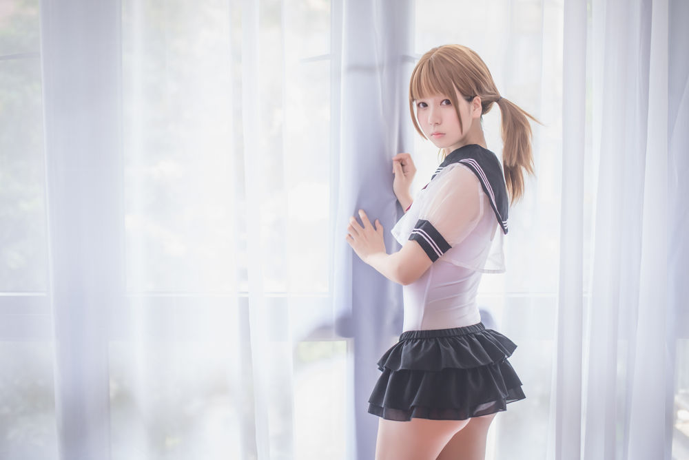 超吸睛！白金saki校园水手服勾引起学生时期的美好时光-绅士乐园